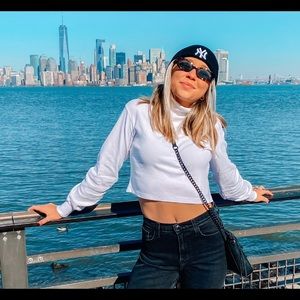 White Brandy Melville turtleneck